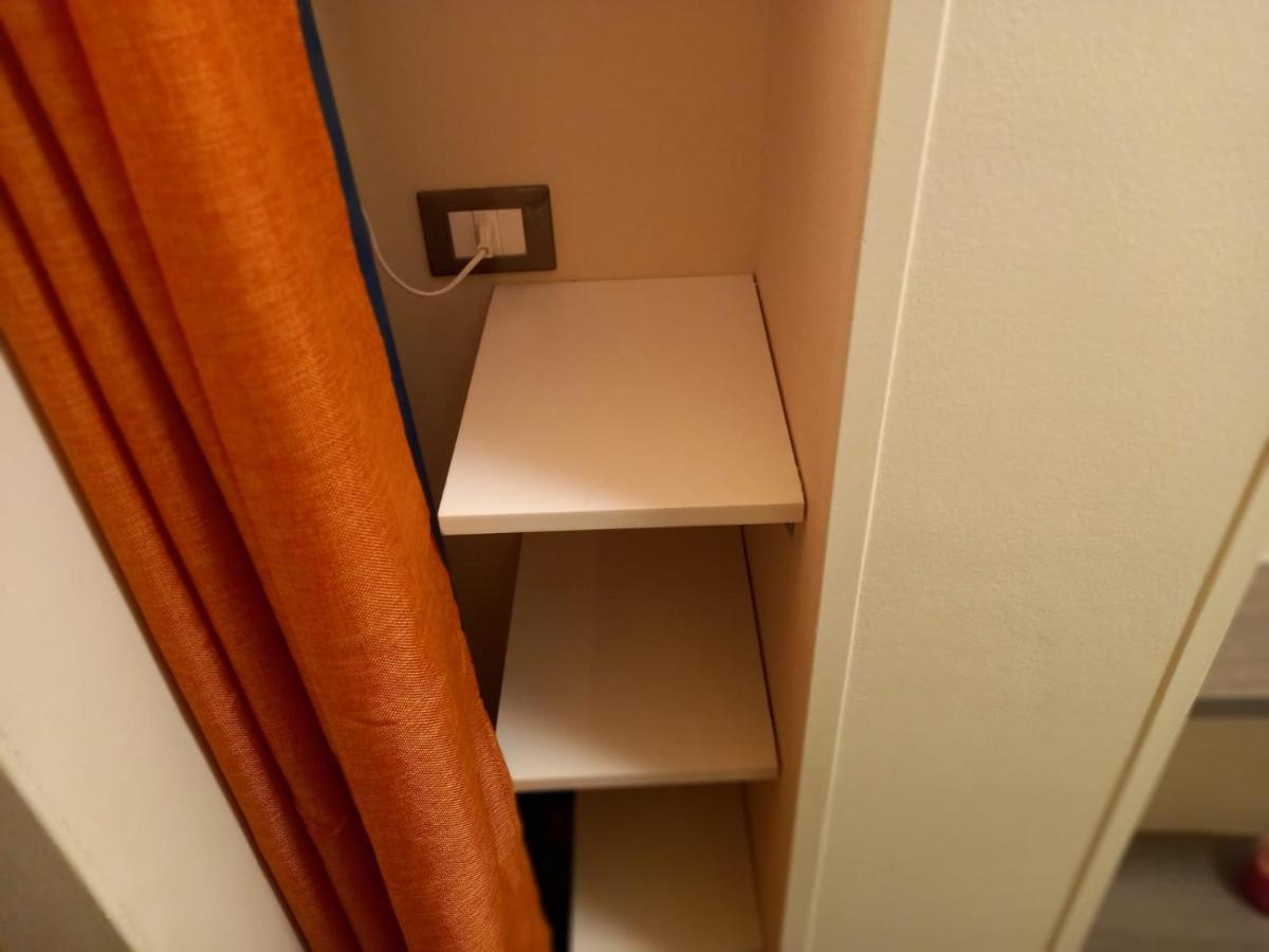 Room In Historical City Centre With Private Bathroom Катания Экстерьер фото