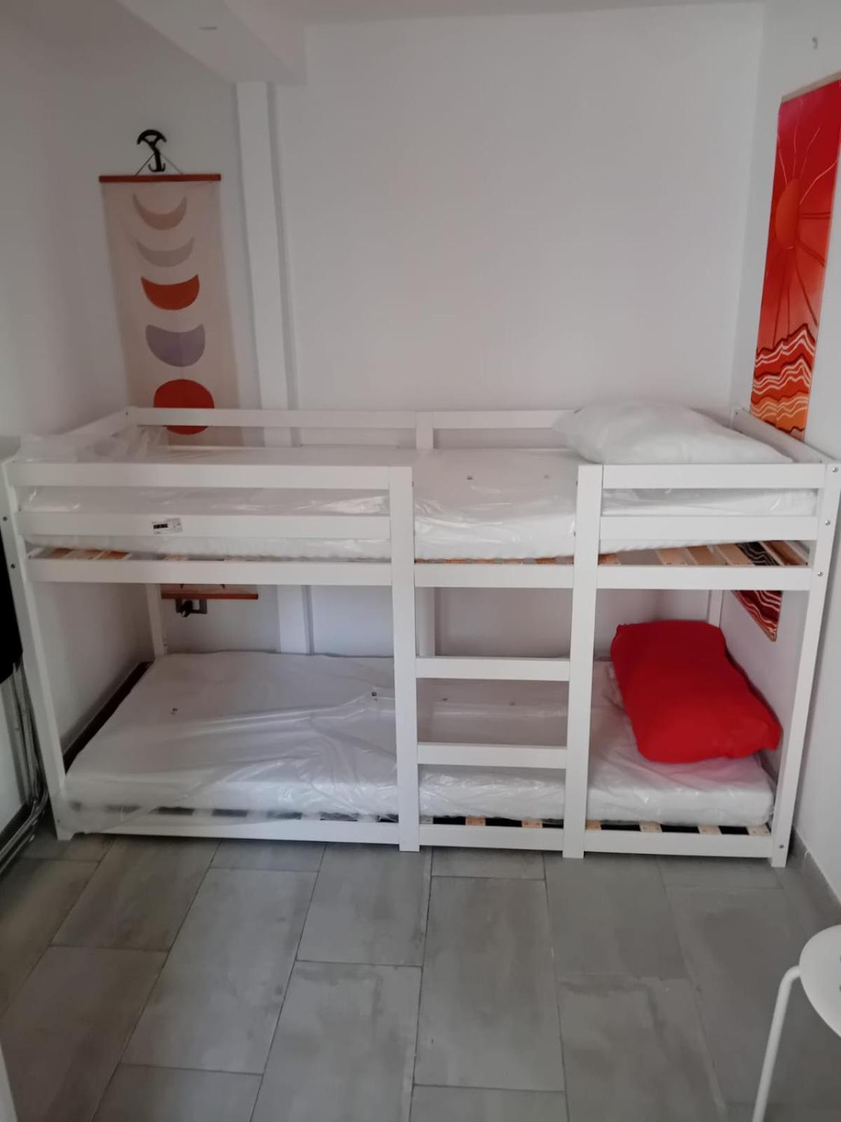 Room In Historical City Centre With Private Bathroom Катания Экстерьер фото